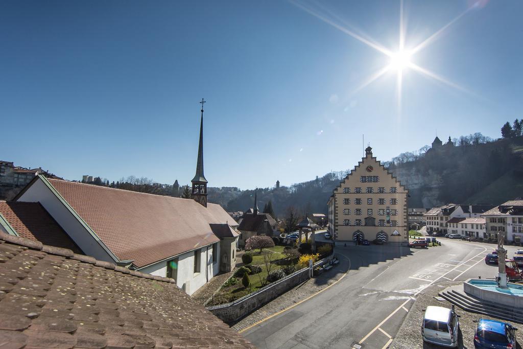 Hotel Restaurant Au Sauvage Fribourg Oda fotoğraf