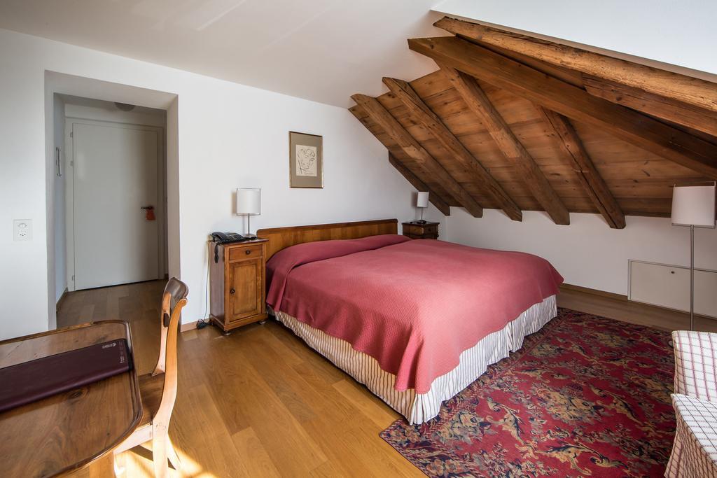 Hotel Restaurant Au Sauvage Fribourg Oda fotoğraf