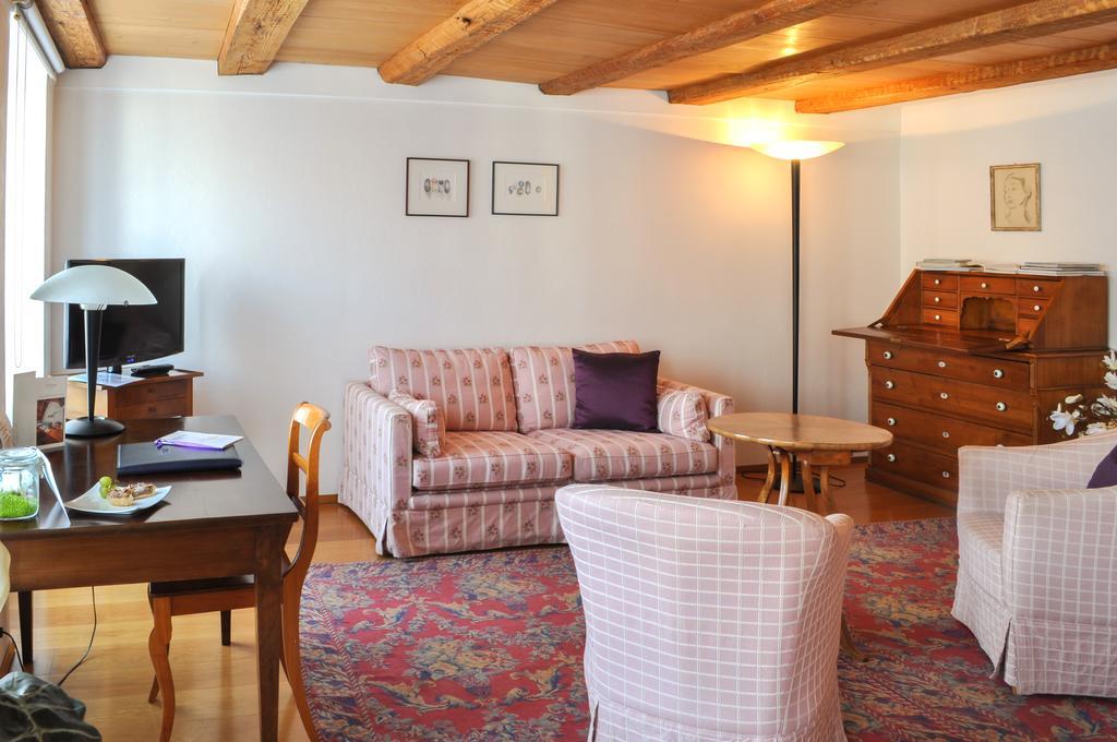Hotel Restaurant Au Sauvage Fribourg Oda fotoğraf